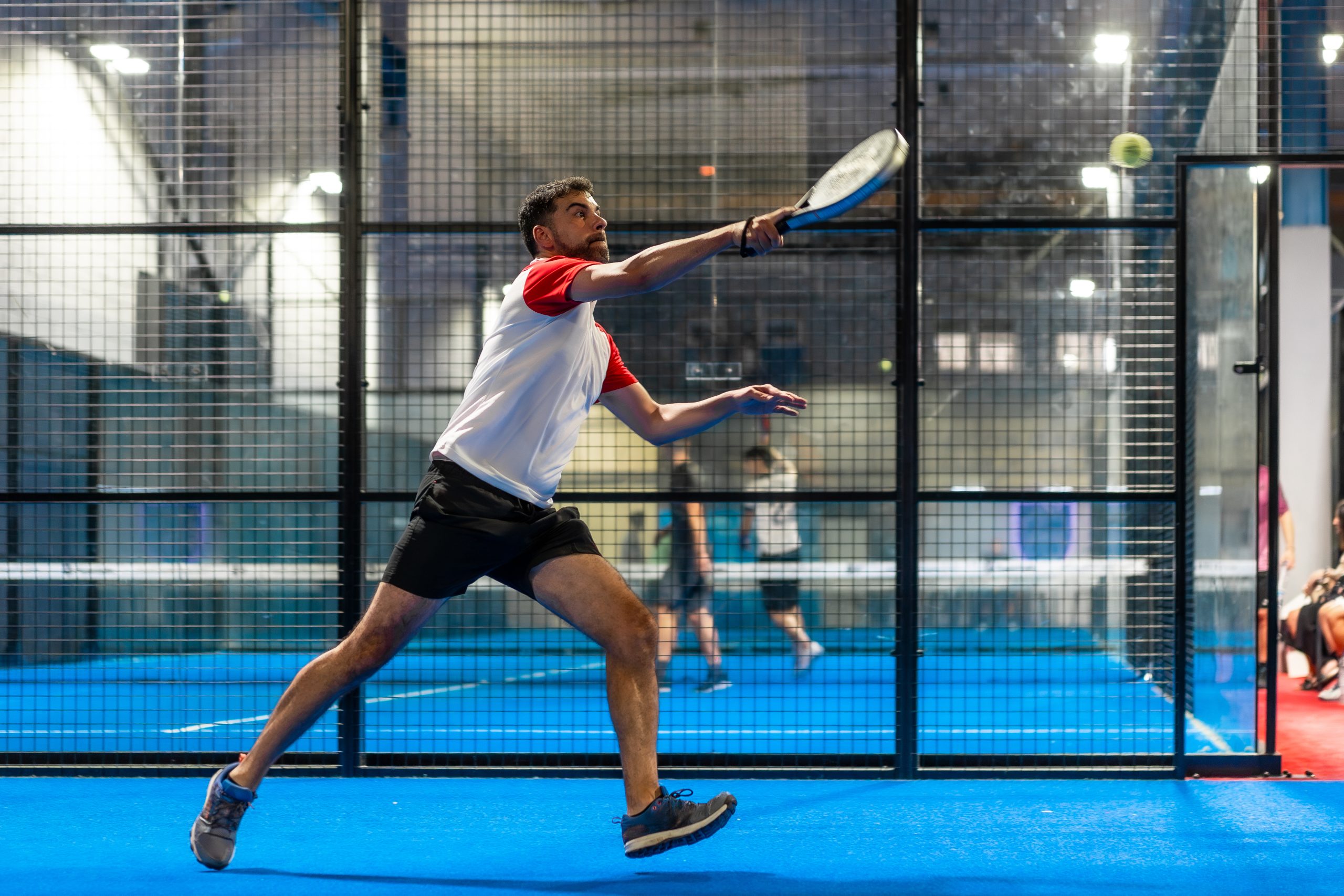 Quand les footballeurs lyonnais troquent les crampons pour la raquette de padel